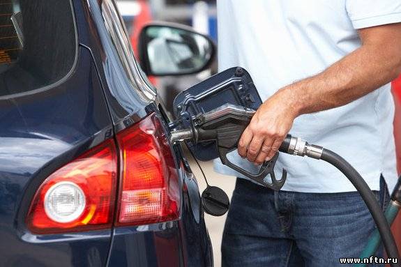 Премьер РФ рассказал о ценах на бензин