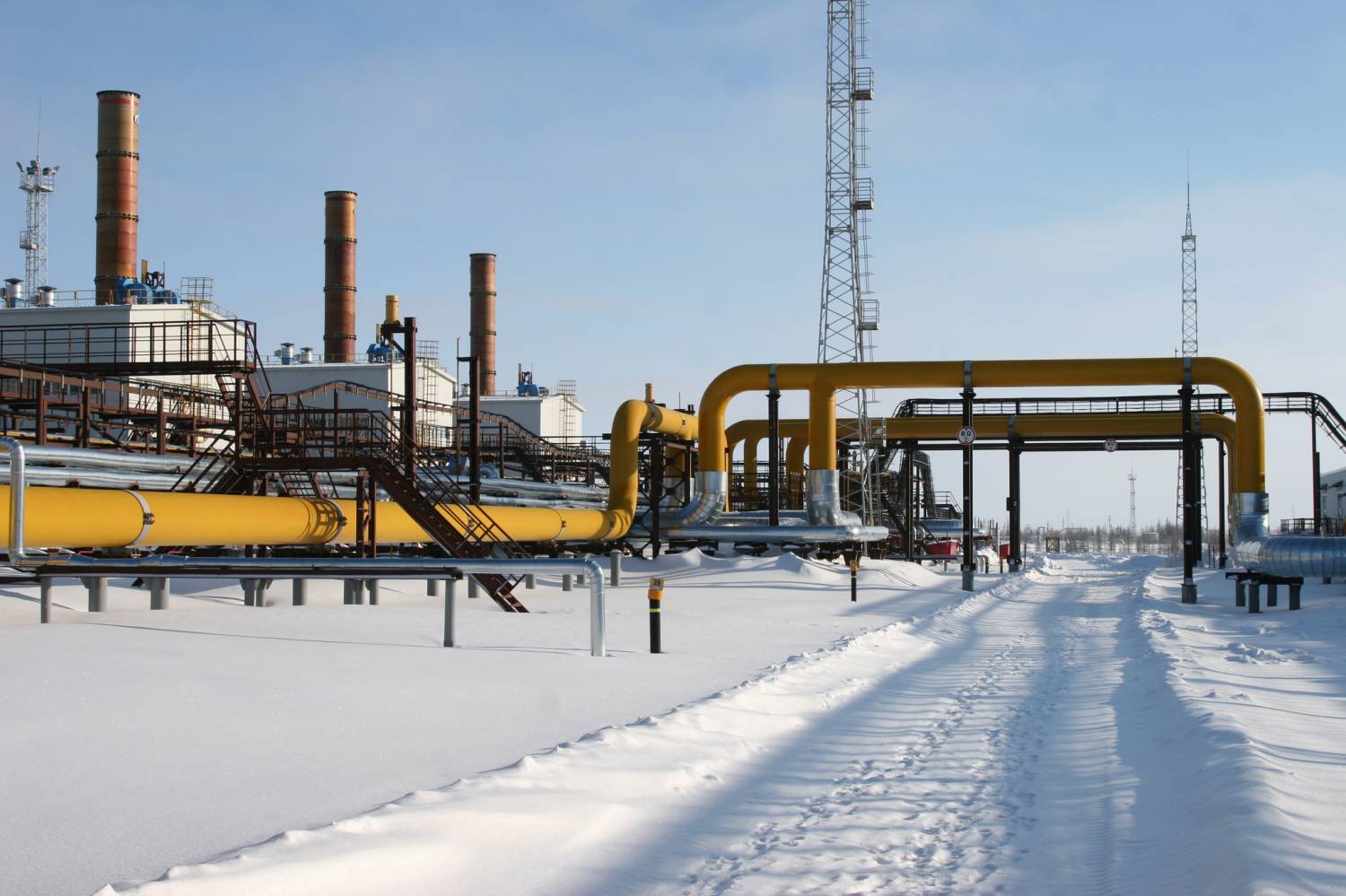 НОВАТЭК и Газпром обсуждают разработку Салмановского месторождения. НОВАТЭК и Газпром обсуждают разработку Салмановского месторождения.
